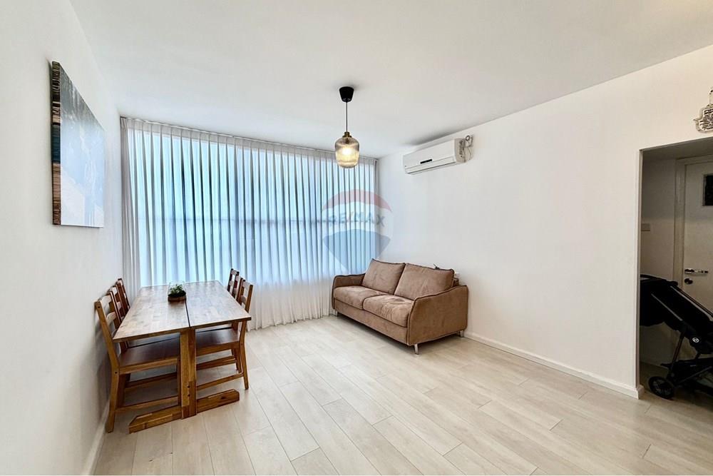 Apartment for Sale in Netanya - Image 2