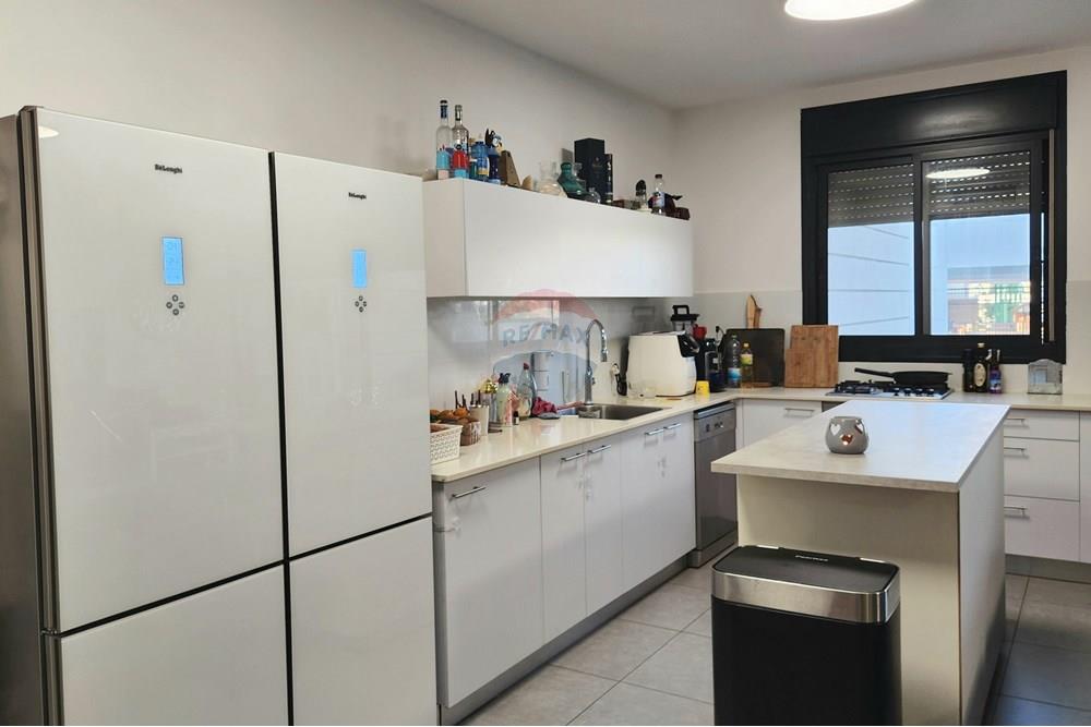 Apartment for Sale in Herzliya - Image 2