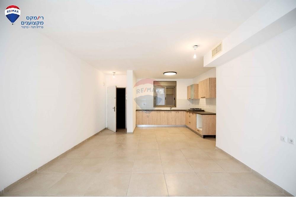 Apartment for Sale in פרדס חנה - כרכור - Image 1