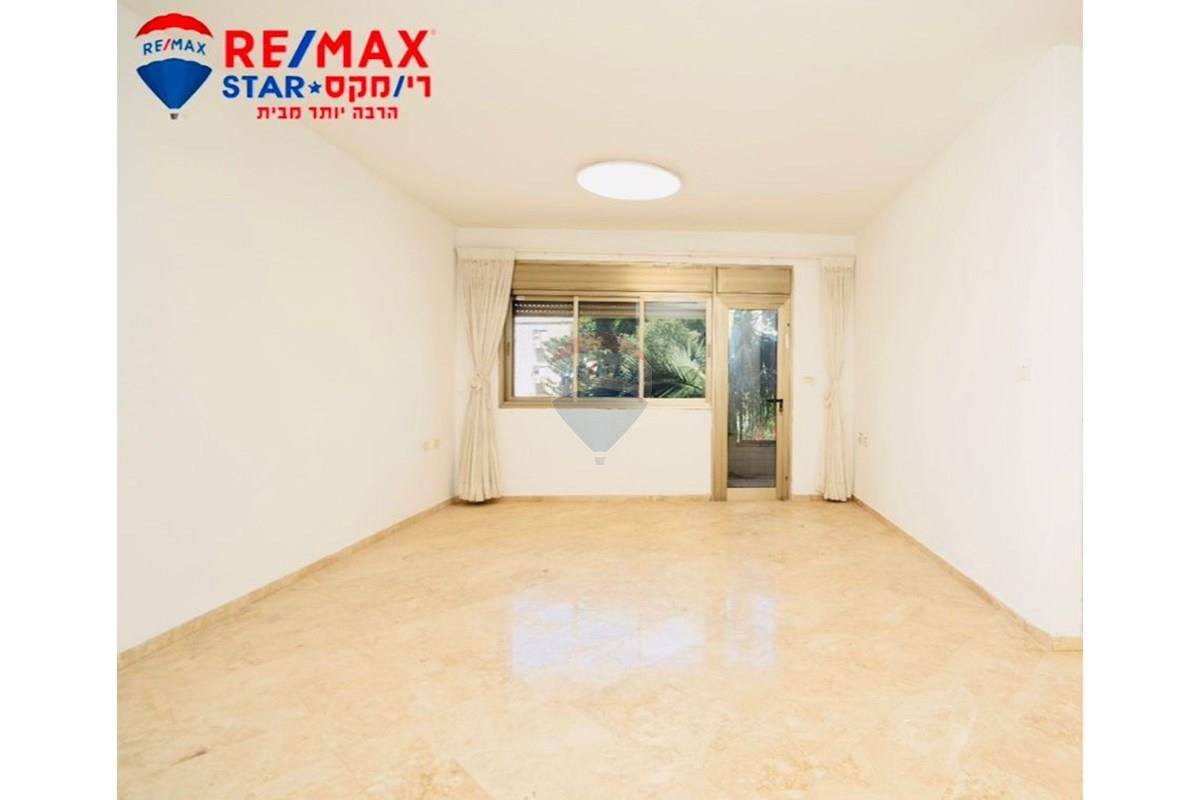 Apartment for Sale in Herzliya - Image 4