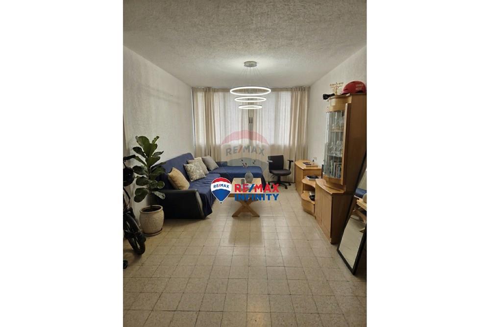 Apartment for Sale in Petah Tikva - Image 6