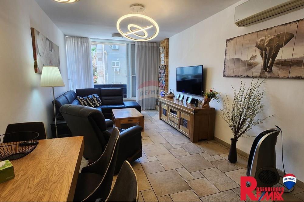 Apartment for Sale in Rishon LeZion - Image 2