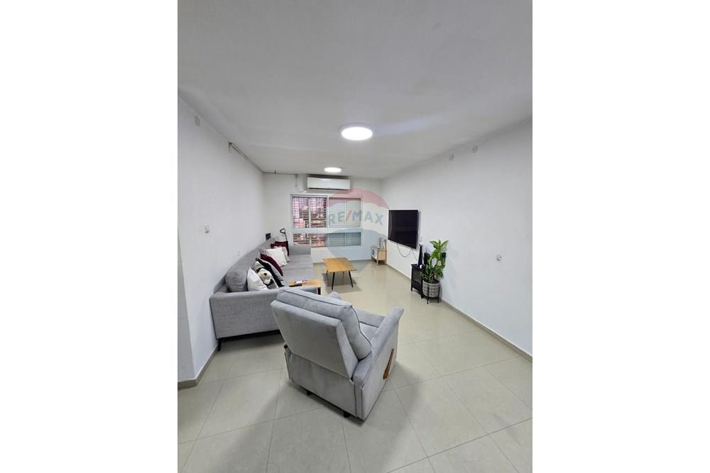 Apartment for Sale in Beer Sheva - Image 1