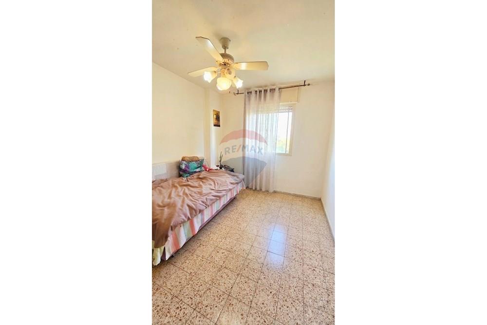 Apartment for Sale in Kiryat Yam - Image 4