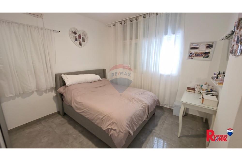 Apartment for Sale in Holon - Image 6