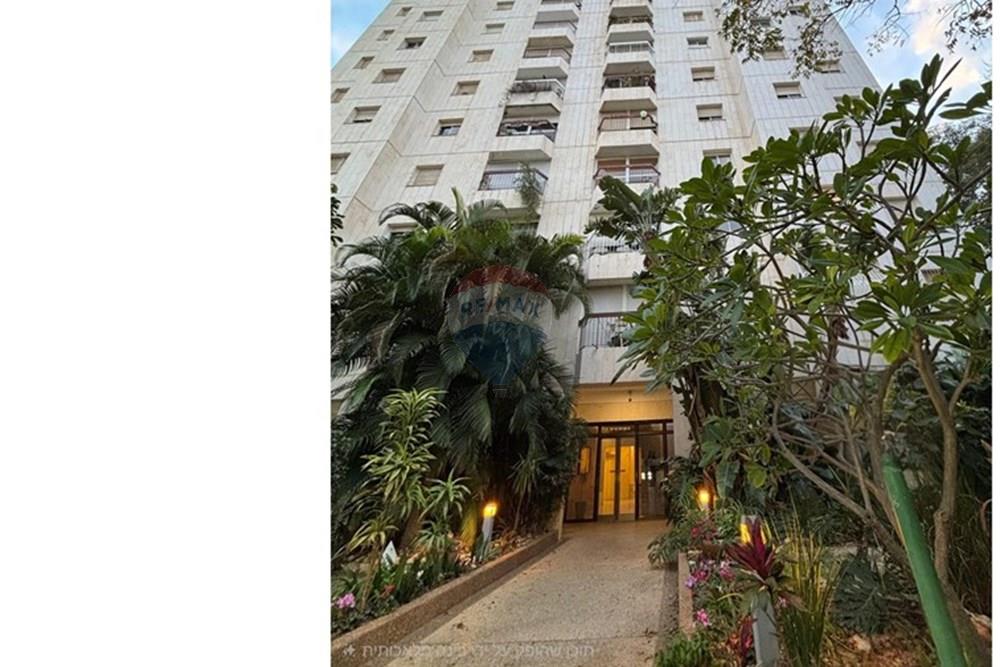 Apartment for Sale in Herzliya - Image 3