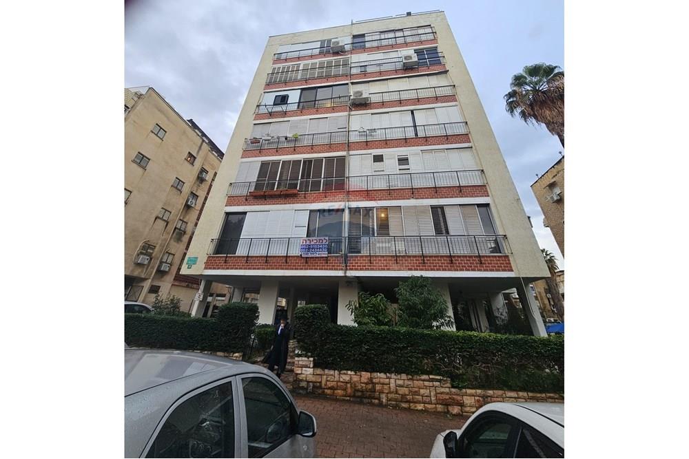 Apartment for Sale in Petah Tikva - Image 1