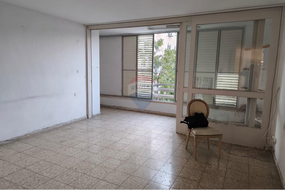 Apartment for Sale in Netanya - Image 2