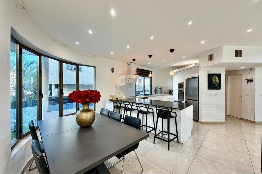 House for Sale in Netanya - Image 5
