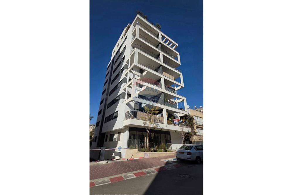 Apartment for Sale in Ramat Gan - Image 7