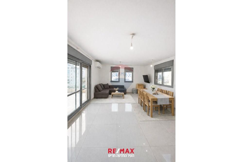 Apartment for Sale in חריש - Image 3