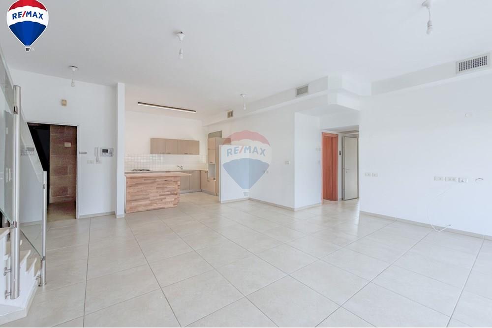Apartment for Sale in Zichron Ya'akov - Image 4
