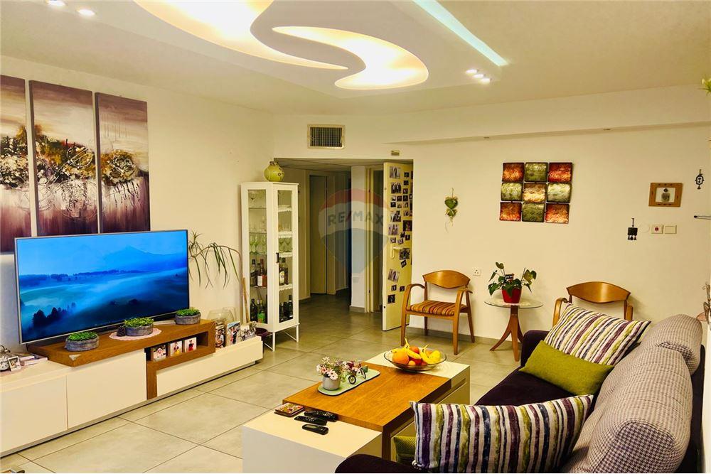 Apartment for Sale in Karmiel - Image 2