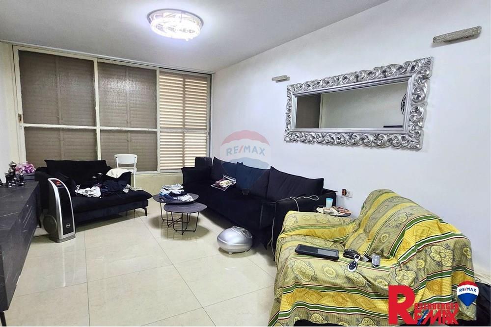 Apartment for Sale in Holon - Image 2