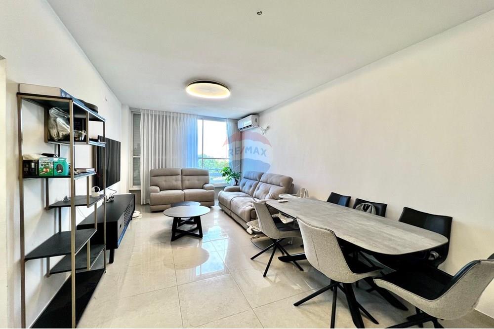 Apartment for Sale in Netanya - Image 1