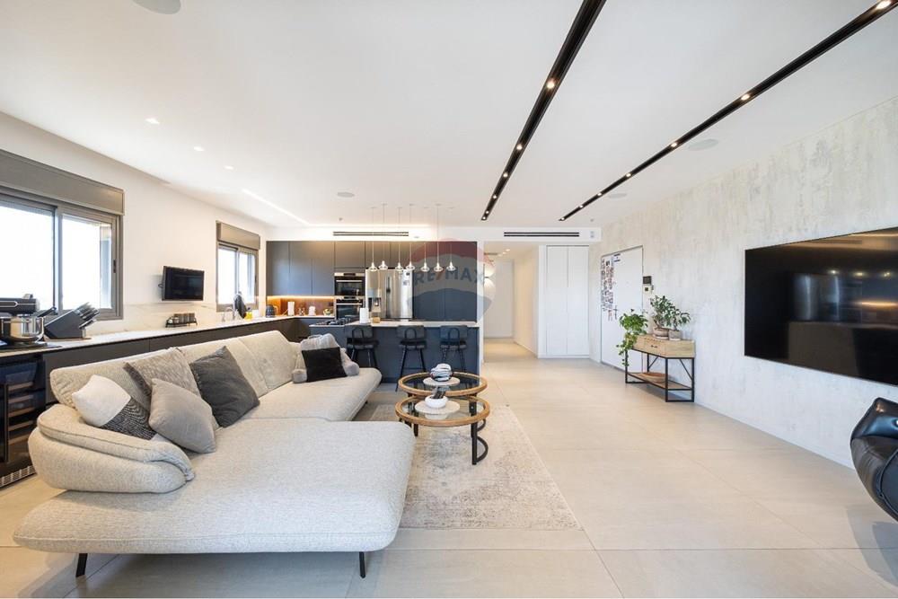 Apartment for Sale in Jerusalem - Image 2