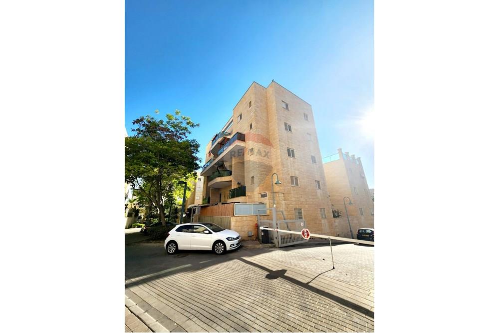 Apartment for Sale in Beer Sheva - Image 1