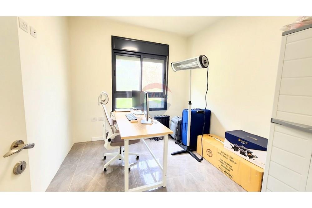 Apartment for Sale in מעלות - Image 4