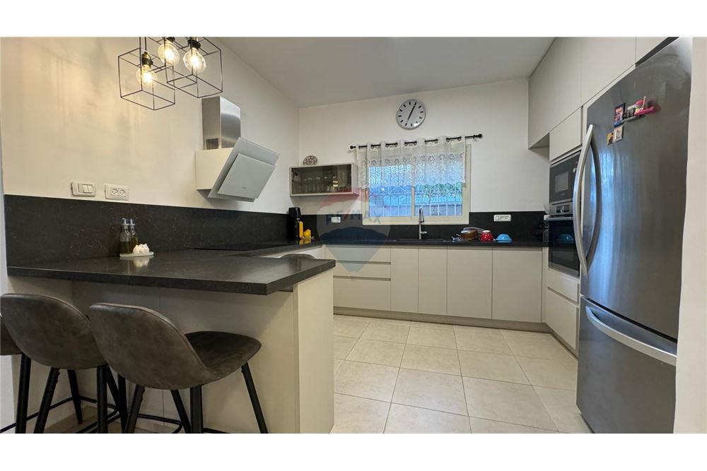 Apartment for Sale in Afula - Image 2