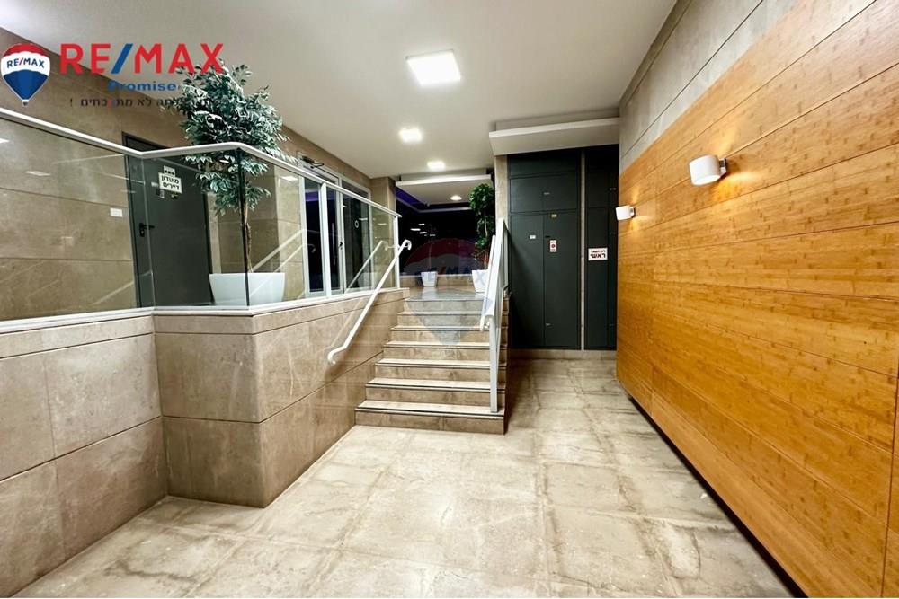 Apartment for Sale in Ashkelon - Image 2