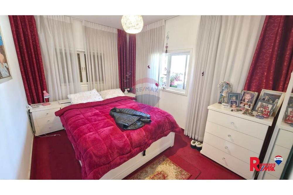 Apartment for Sale in אזור - Image 6