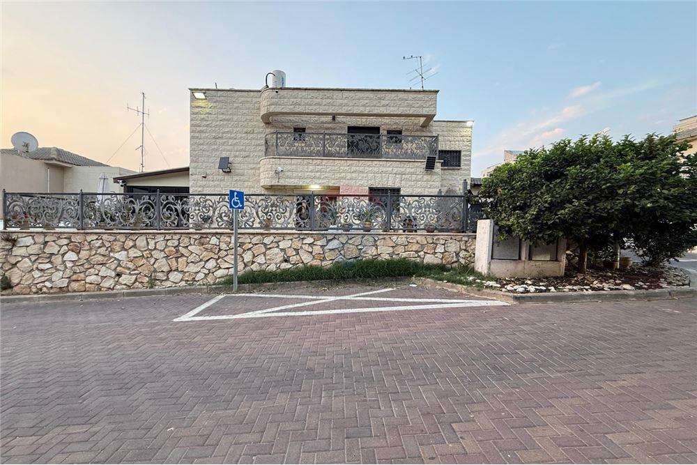 Apartment for Sale in נוף הגליל - Image 1