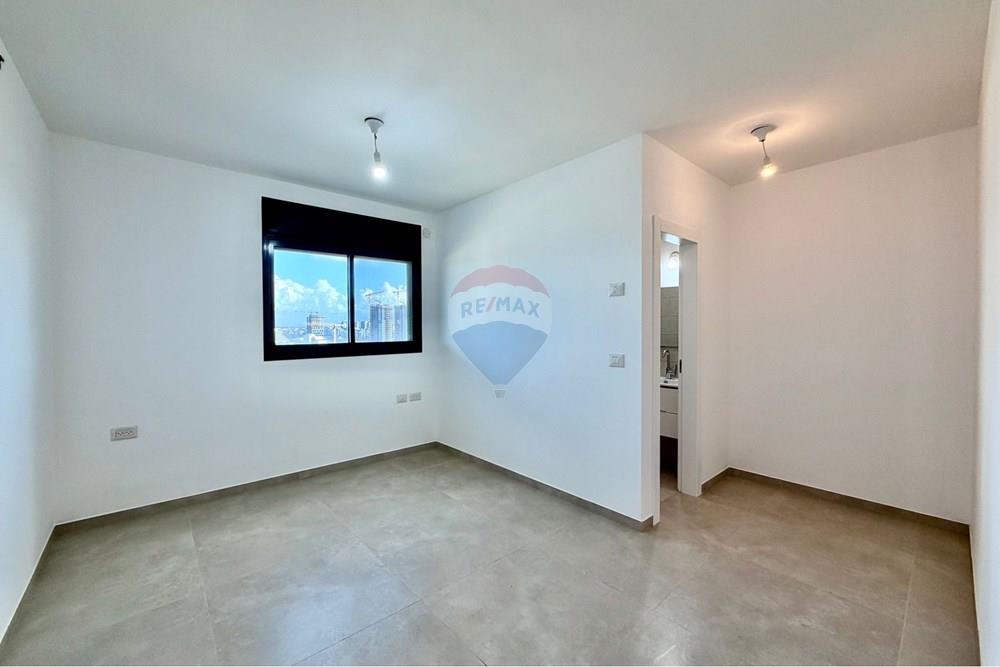 Apartment for Sale in Netanya - Image 4