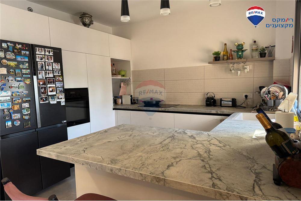 Apartment for Sale in Hadera - Image 3