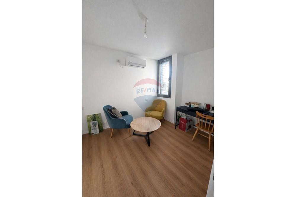 Apartment for Sale in Givat Shmuel - Image 4