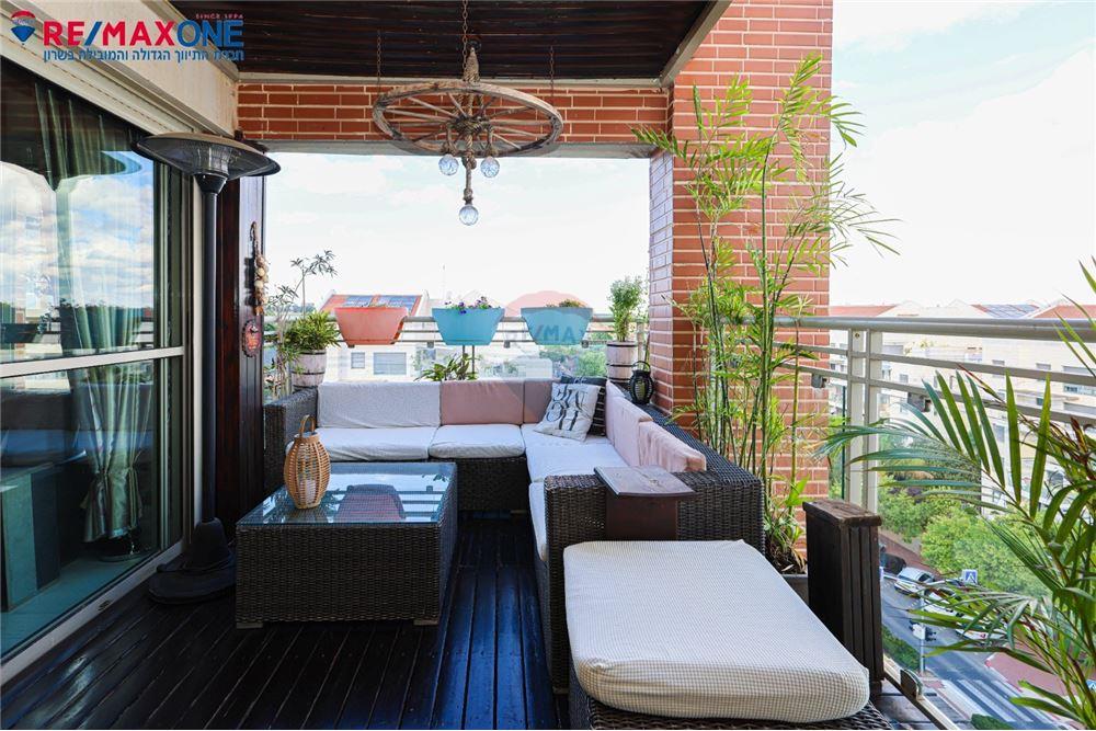 Apartment for Sale in Kfar Saba - Image 7