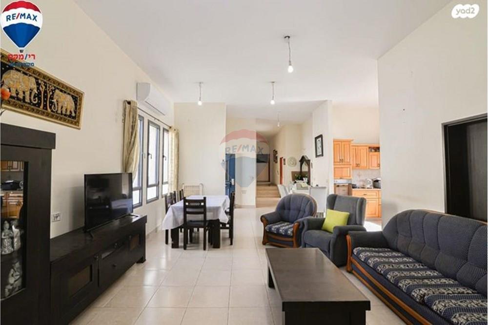 House for Sale in Hadera - Image 3
