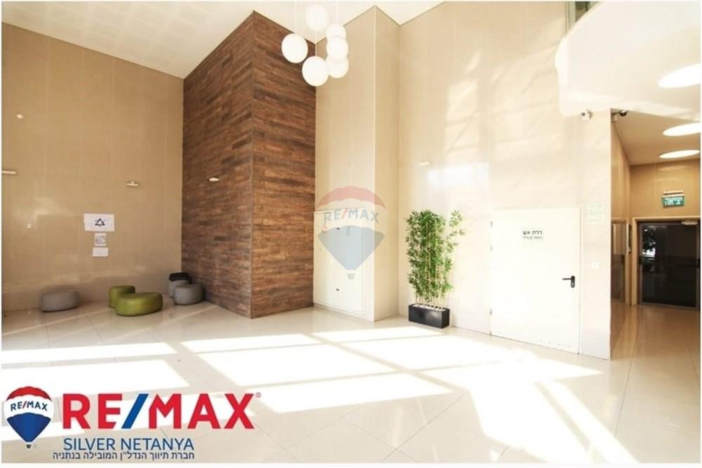 Apartment for Sale in Netanya - Image 2