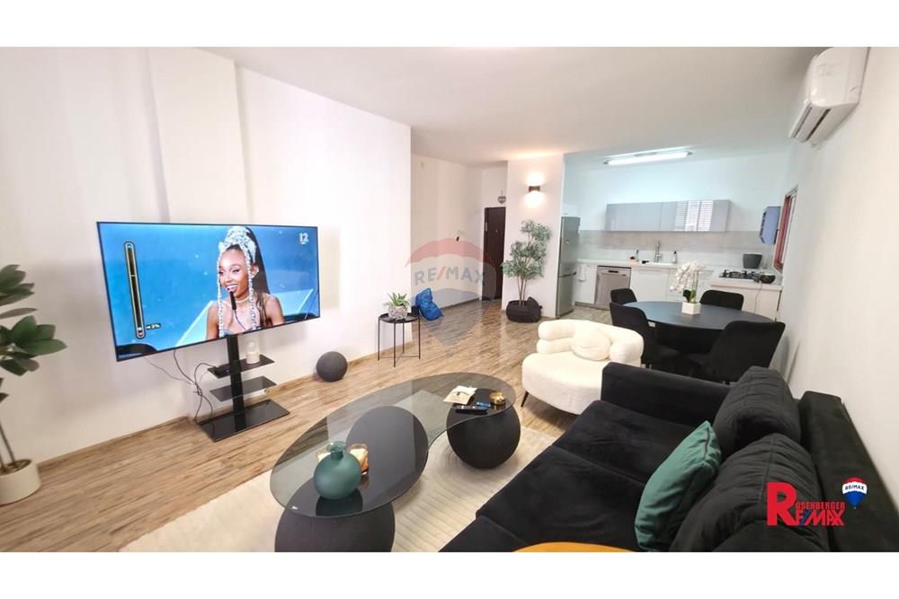 Apartment for Sale in Bat Yam - Image 2