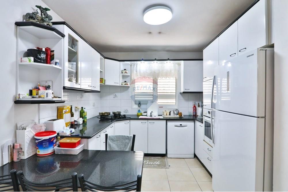 House for Sale in Rishon LeZion - Image 4