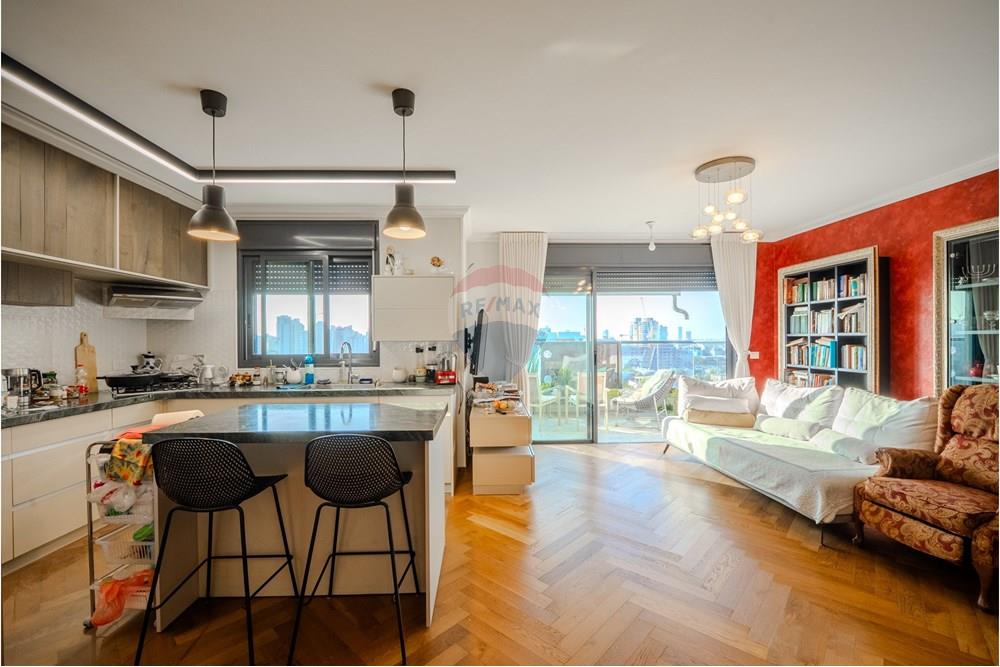 Apartment for Sale in Petah Tikva - Image 5