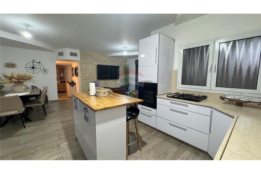 Apartment for Sale in Afula - Image 4