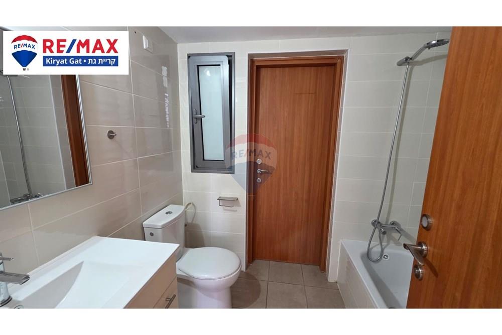 Apartment for Sale in קרית גת - Image 3