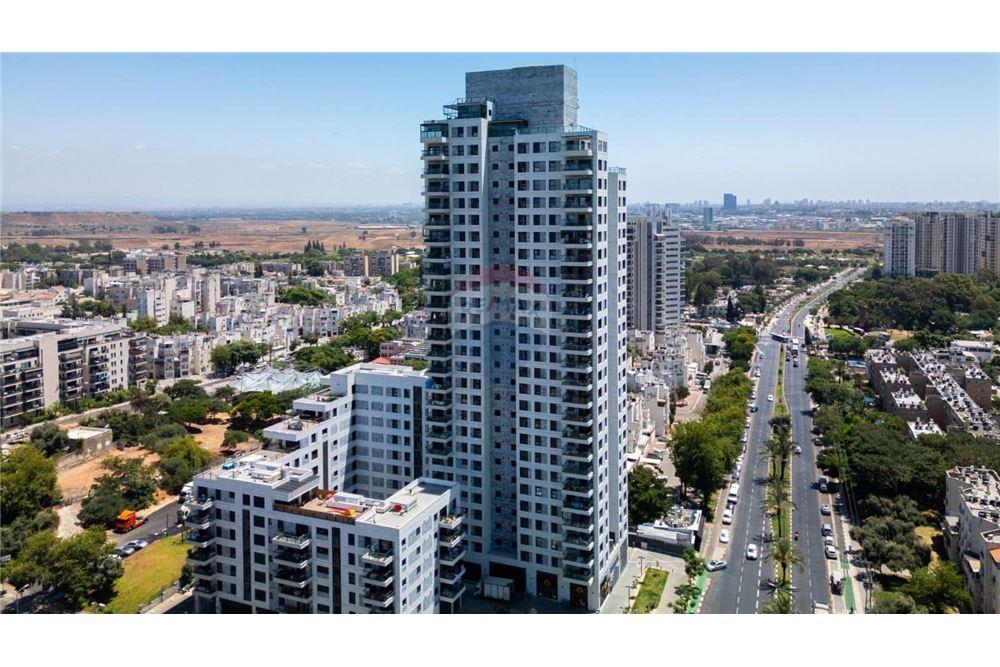 Apartment for Sale in Tel Aviv - Image 1