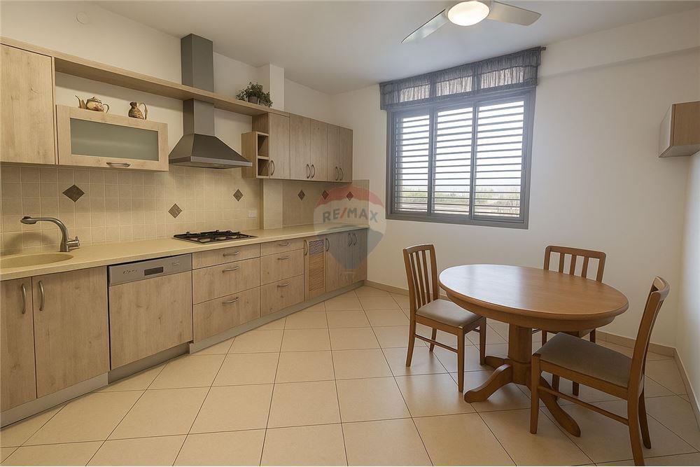 Apartment for Sale in קרית מוצקין - Image 2