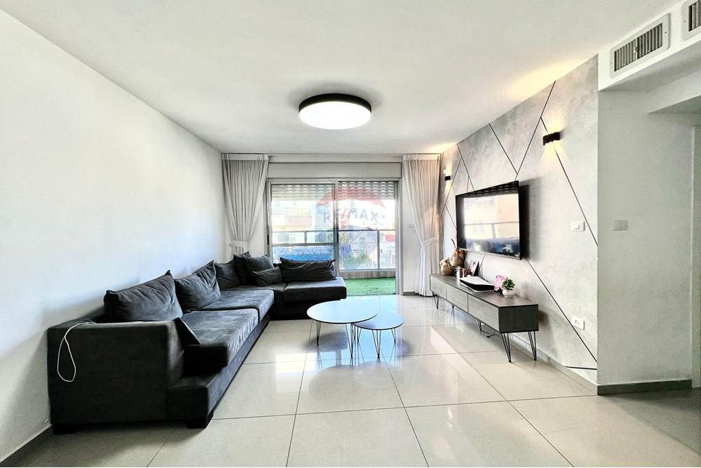 Apartment for Sale in Netanya - Image 1