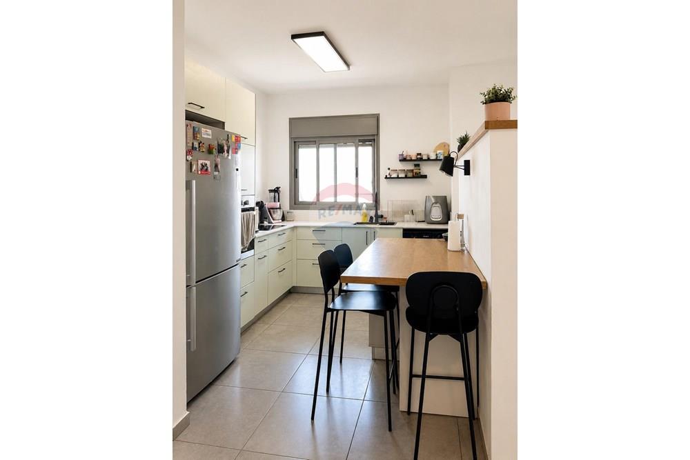 Apartment for Sale in מעלות - Image 2