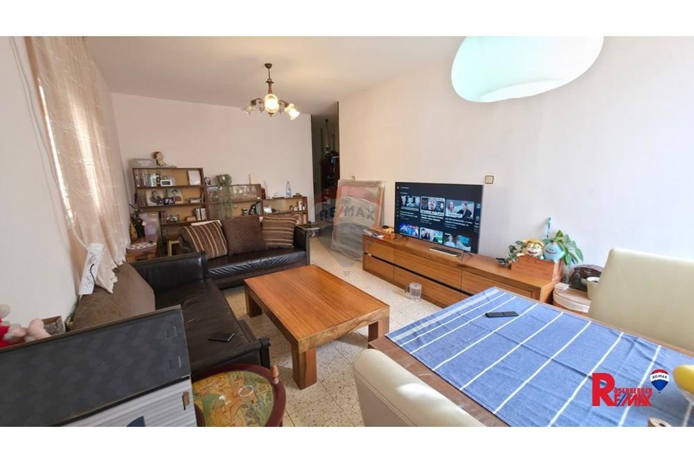 Apartment for Sale in Rishon LeZion - Image 2