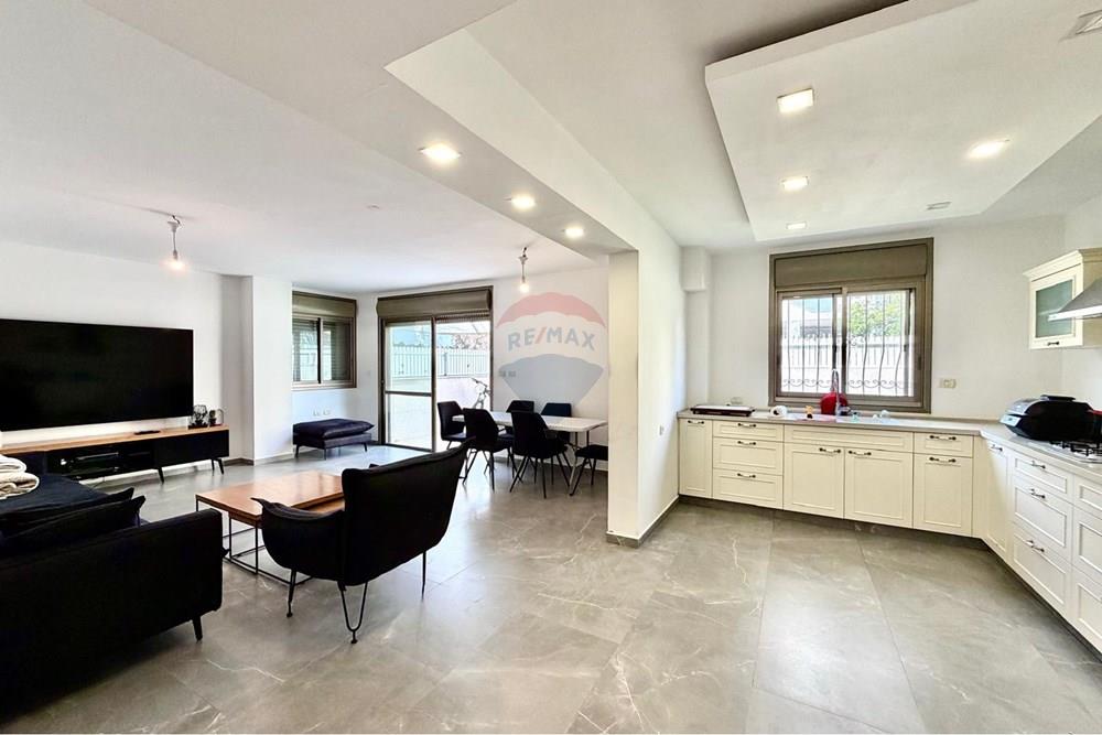Apartment for Sale in Netanya - Image 3