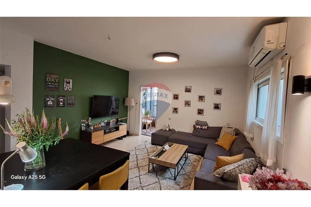 Apartment for Sale in Tel Aviv - Image 1