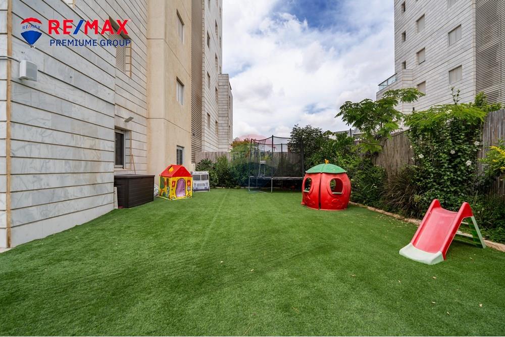 Apartment for Sale in שוהם - Image 2