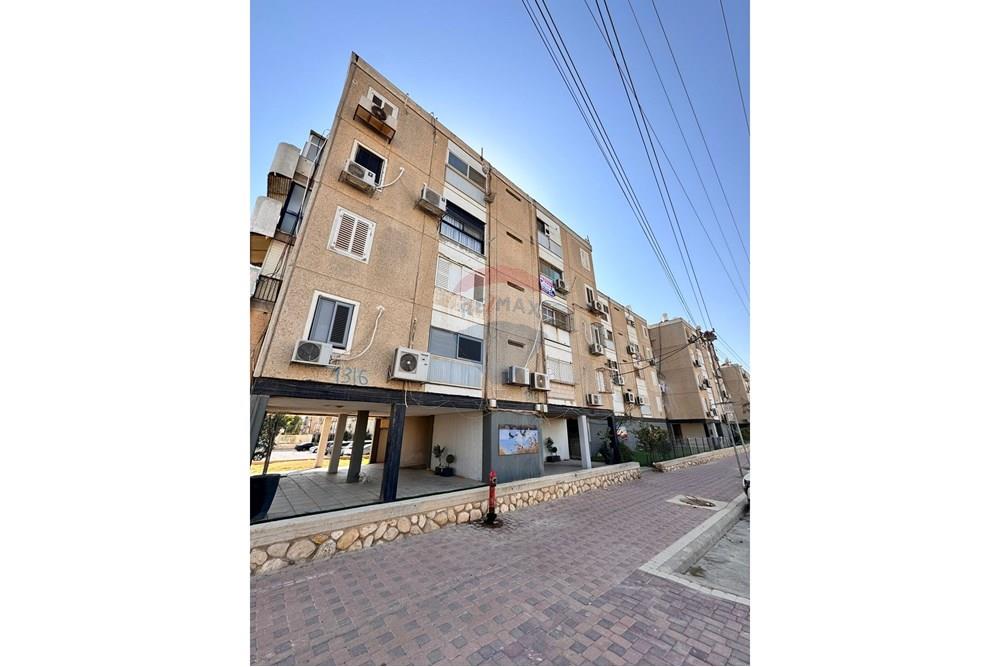 Apartment for Sale in Dimona - Image 1