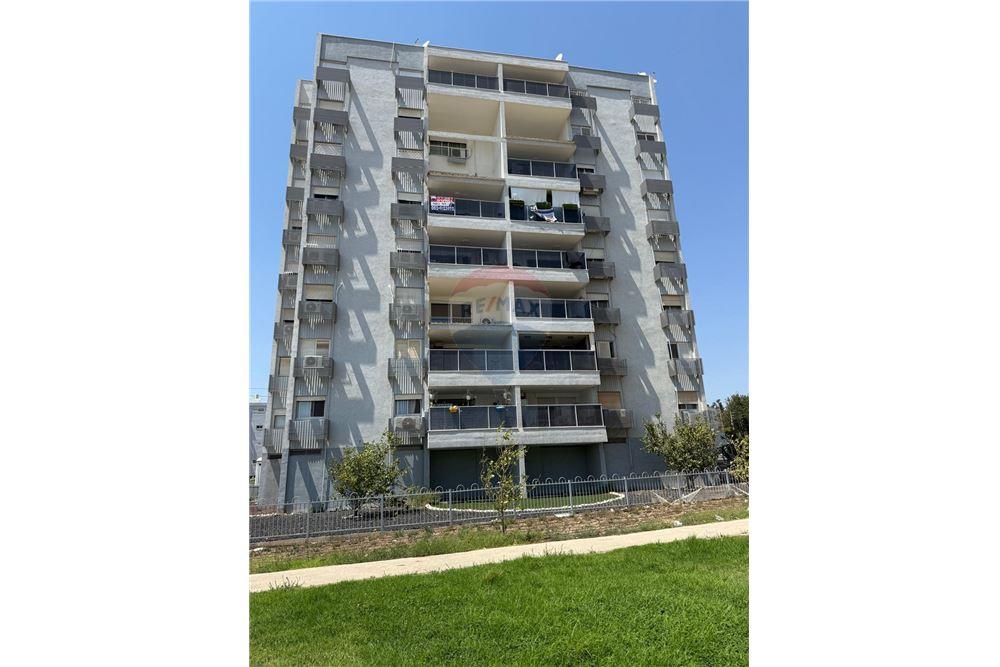 Apartment for Sale in נוף הגליל - Image 1