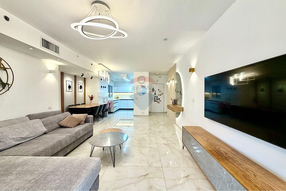 Apartment for Sale in Netanya - Image 1