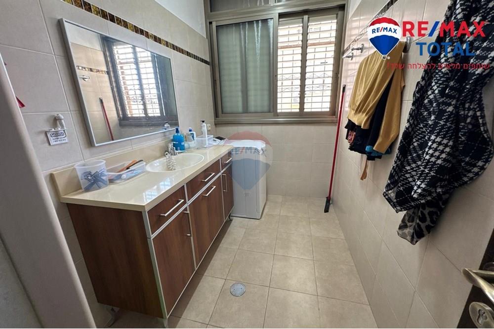 Apartment for Sale in Holon - Image 6