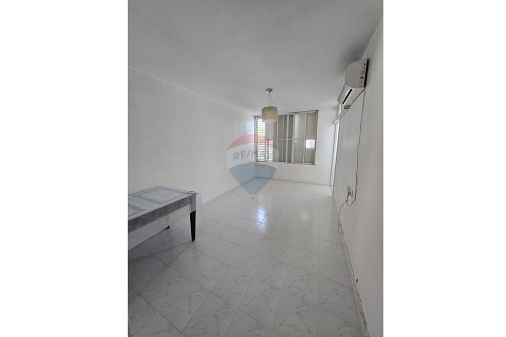 Apartment for Sale in Lod - Image 1
